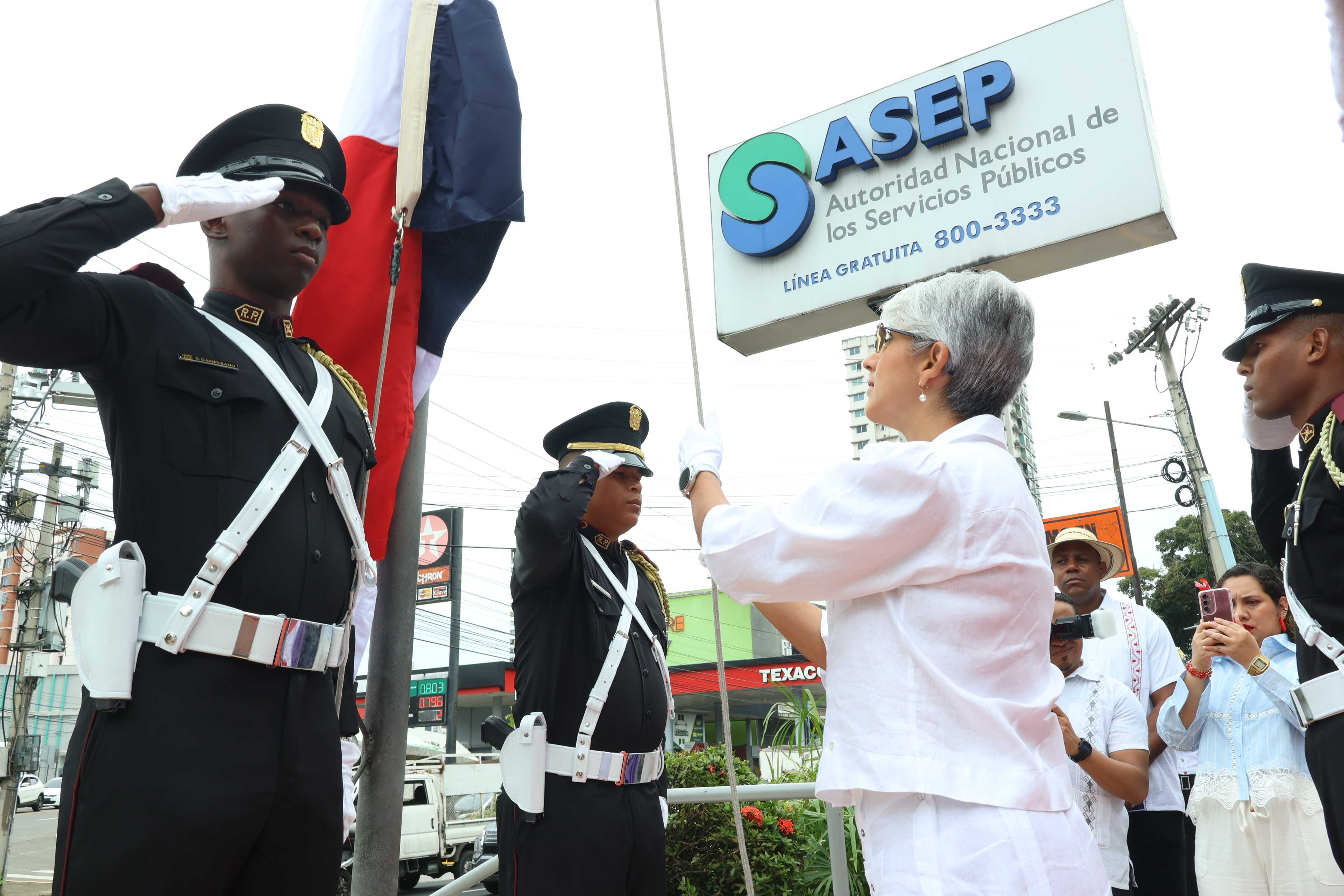 ASEP RINDE HONOR A LA PATRIA