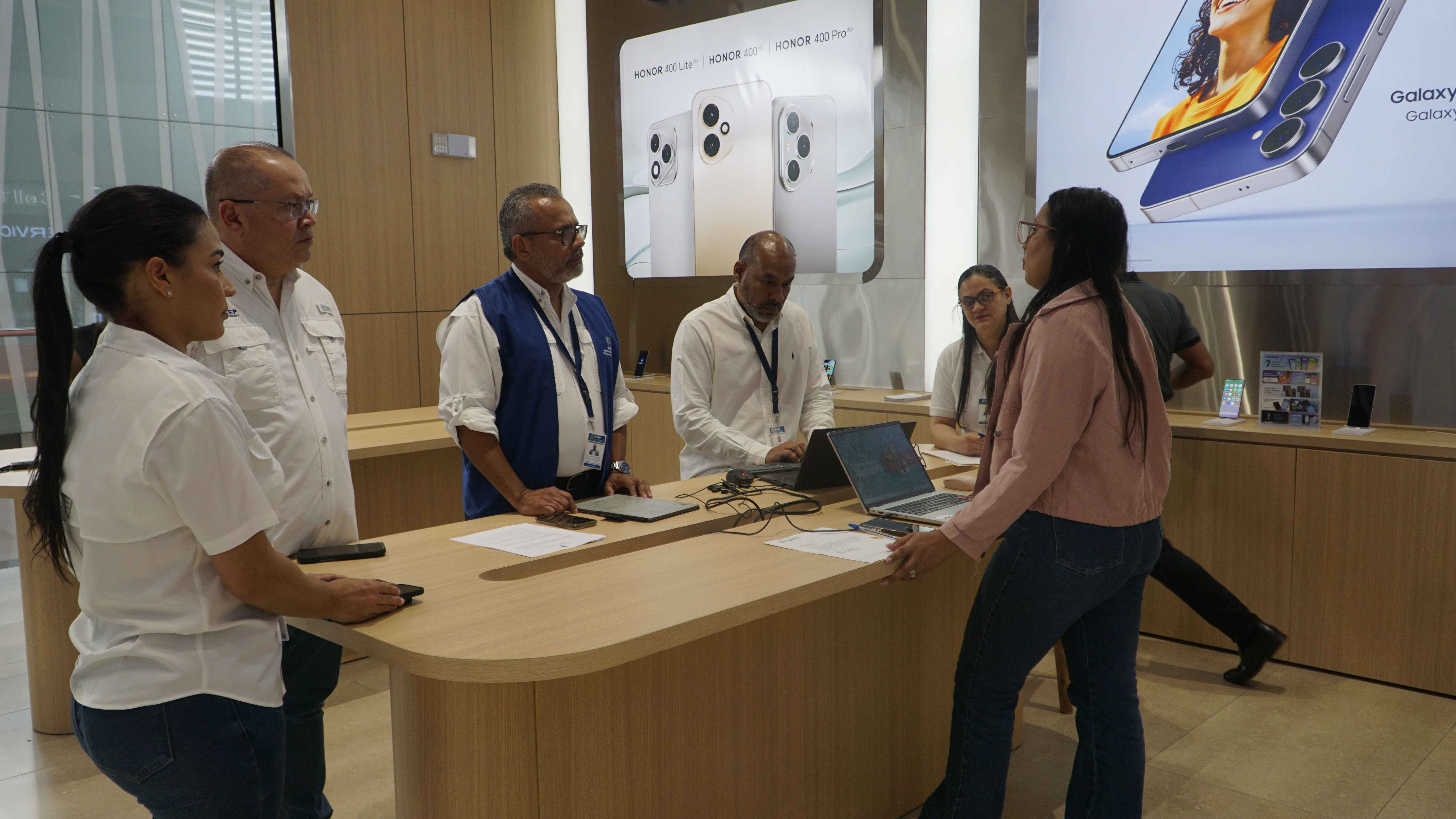 ASEP EJERCE POTESTAD REGULATORIA CON INSPECCIÓN SIMULTÁNEA EN AGENCIAS DE TIGO Y MÁS MÓVIL