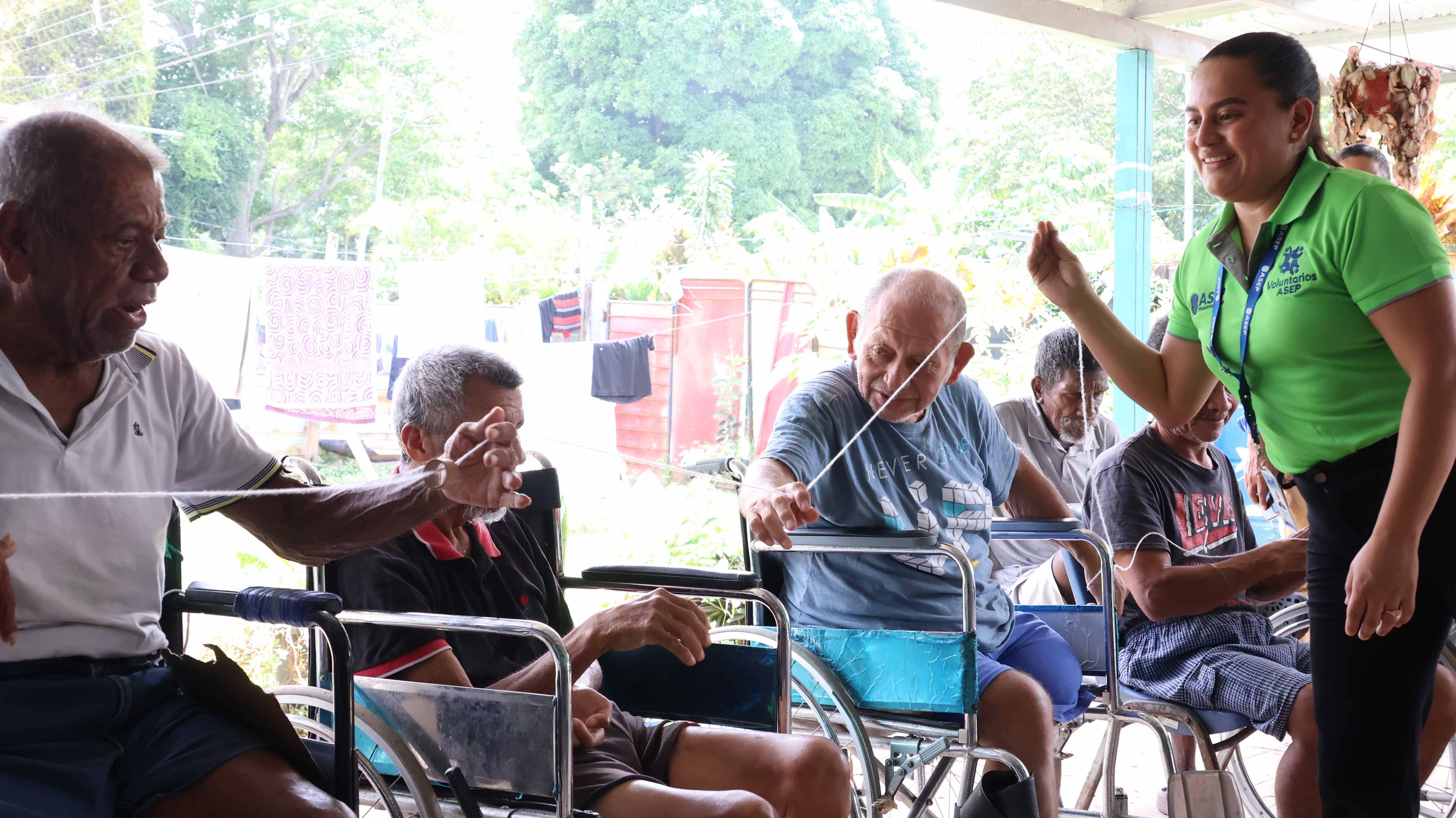 VOLUNTARIADO ASEP LLEVA ALEGRÍA A RESIDENTES DE EL TALLER DEL MAESTRO