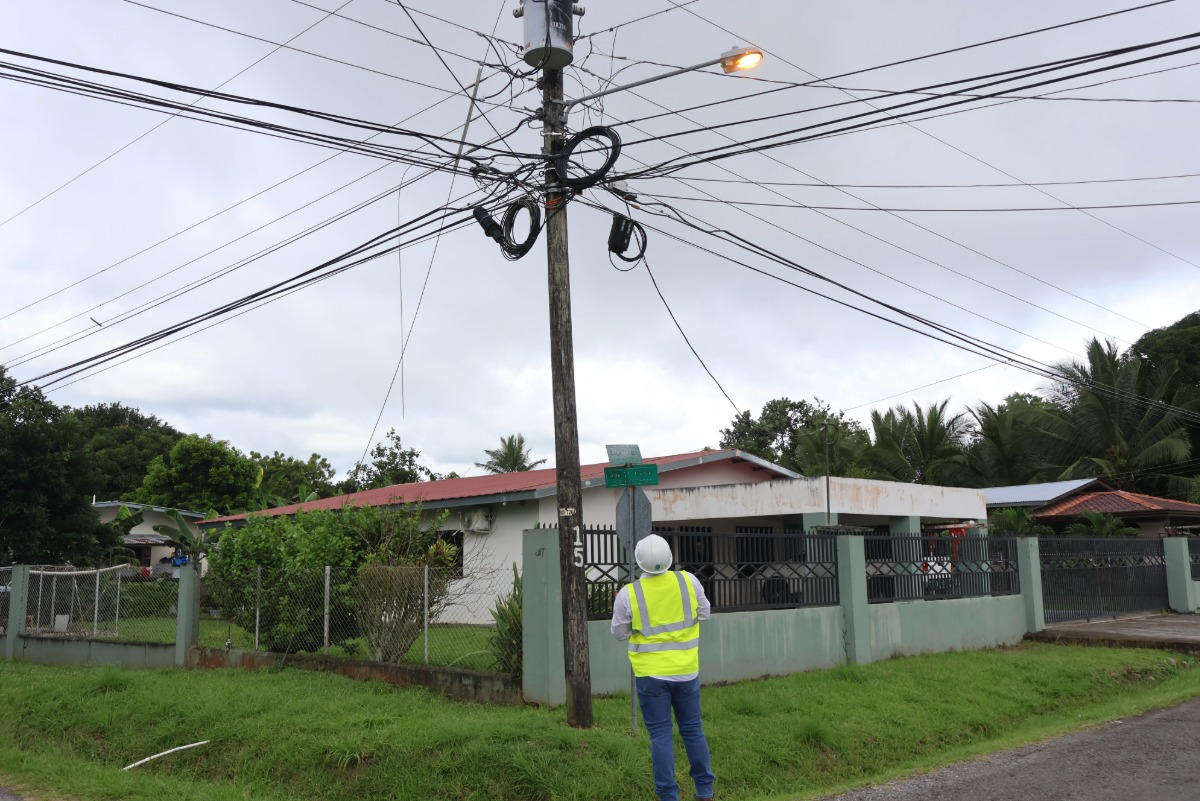 ASEP FORTALECE FISCALIZACIÓN DE ALUMBRADO PÚBLICO Y TELECOMUNICACIONES EN COMUNIDADES DE BUGABA